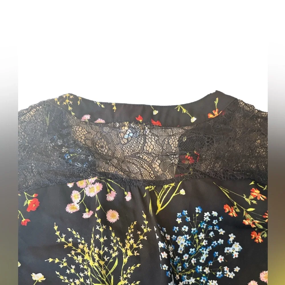 C lace sleeves