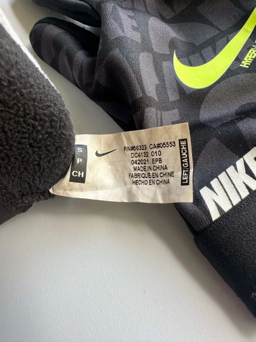 Nike hyperwarm gloves