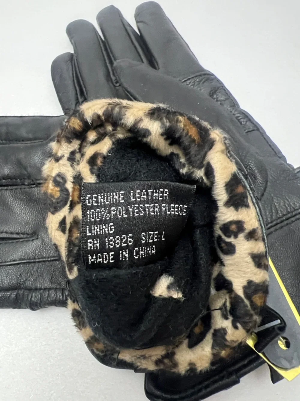 N/A accent gloves accessory
