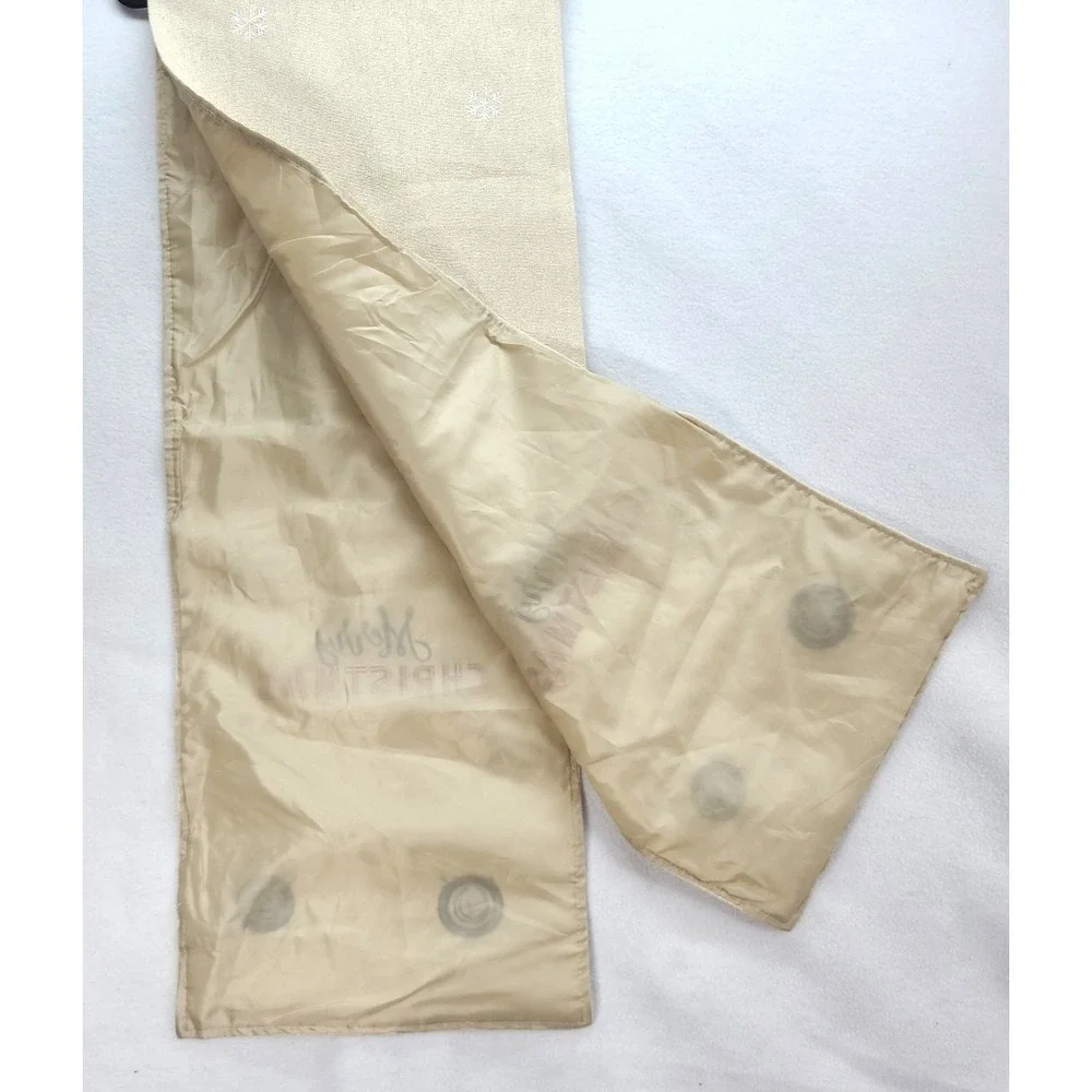 The Unbranded Brand 13in features made