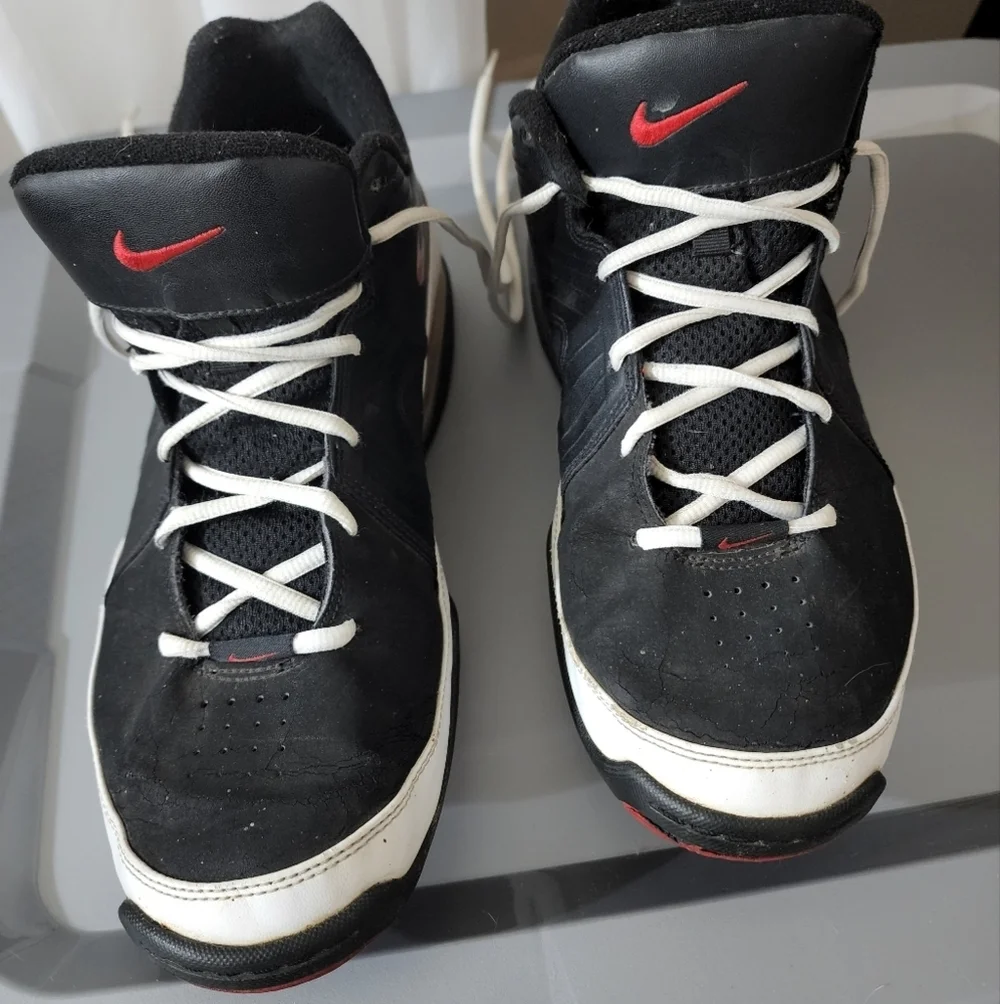 Nike suede traction size