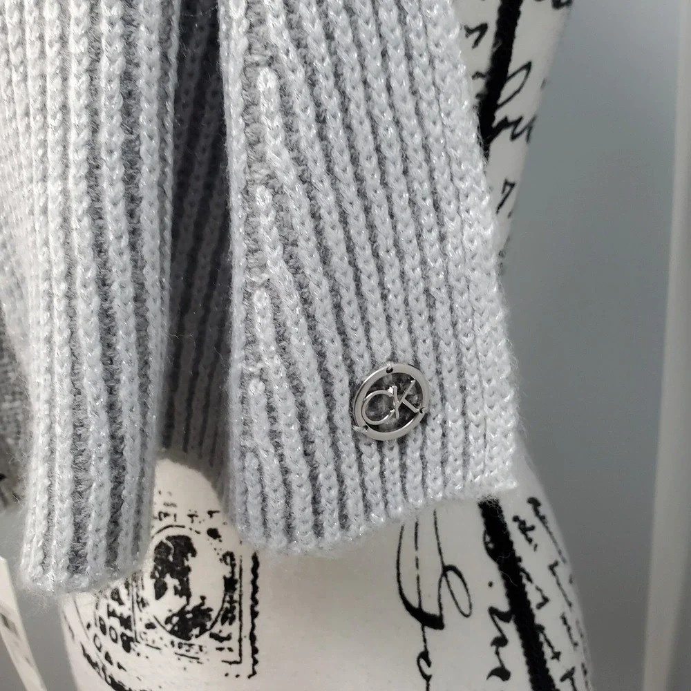 Calvin Klein scarf expect