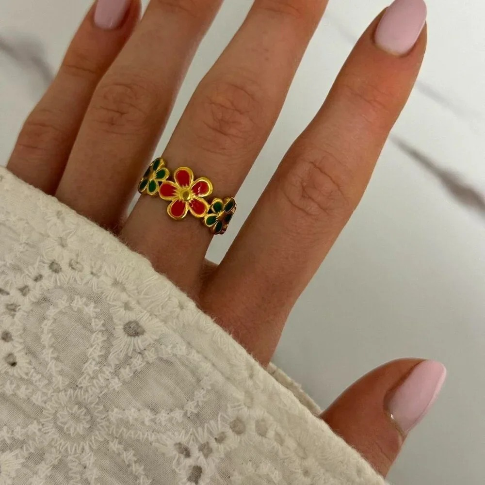Sku:0222‎ Retro gold ring with green red flowers Stainless steel +in a gift box