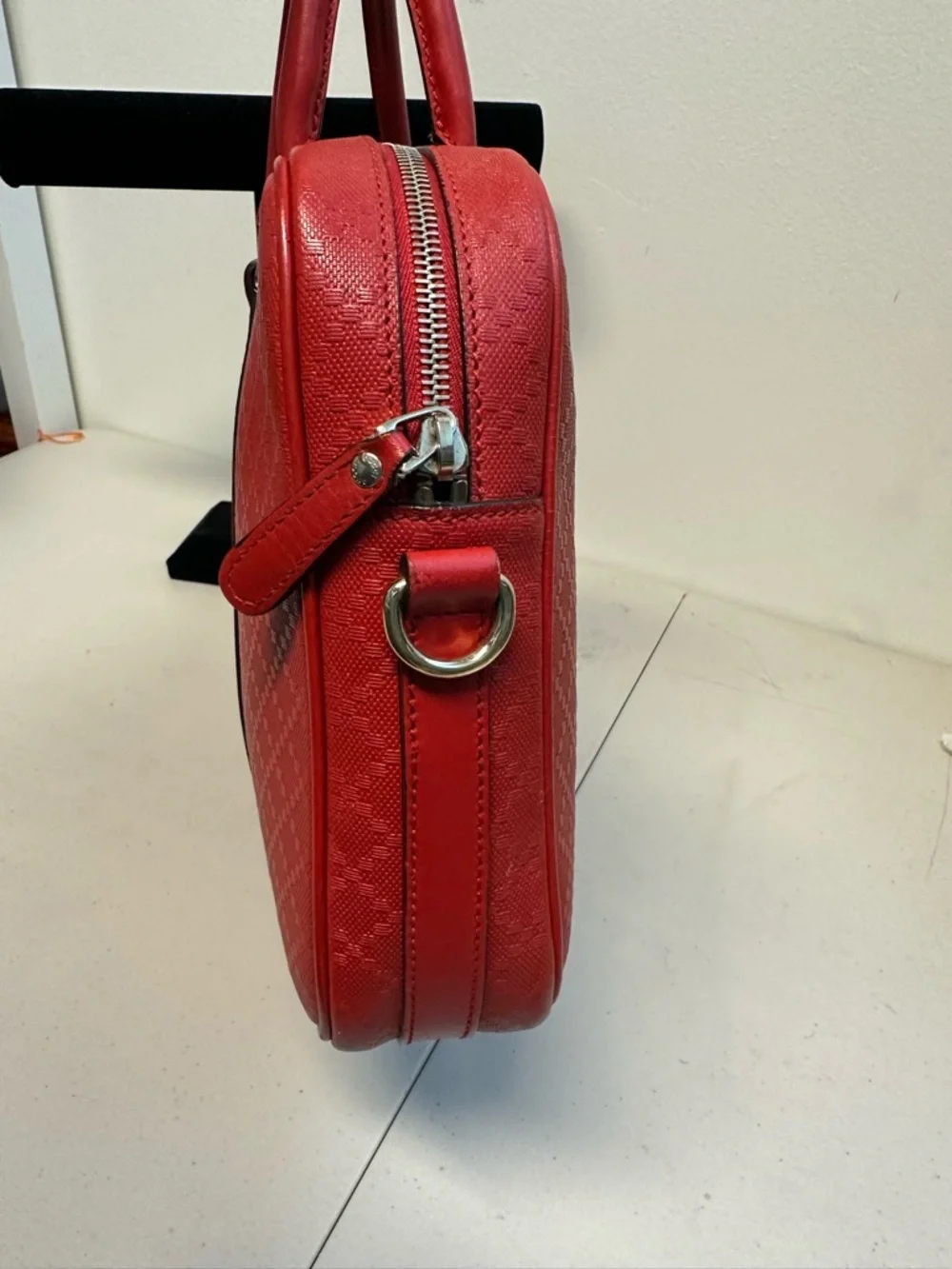 Gucci zip poshmark