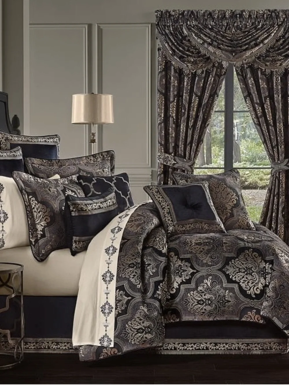J. Queen New York Windham Comforter Set - California King NEW