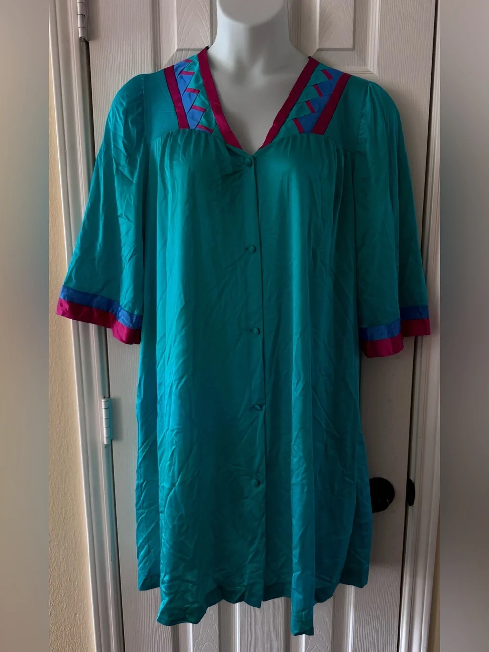 Henson Kickernick Vintage L Short Button Front Robe Housecoat Mumu Patio Coat