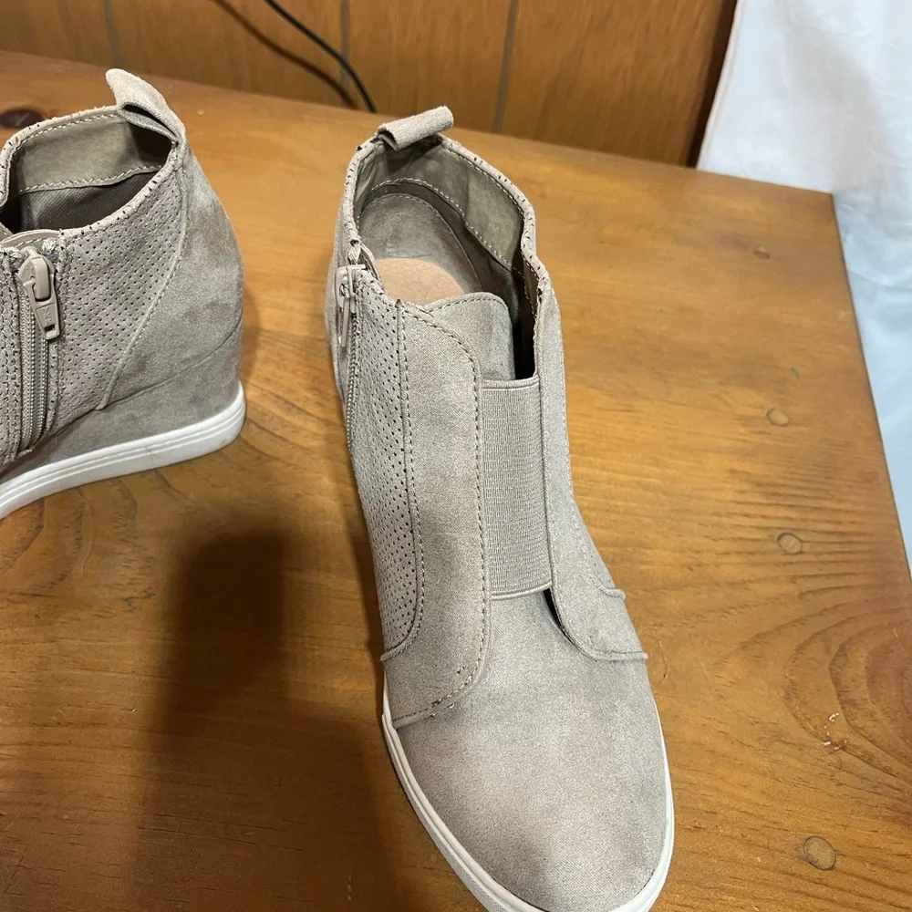 a new day casual wedge