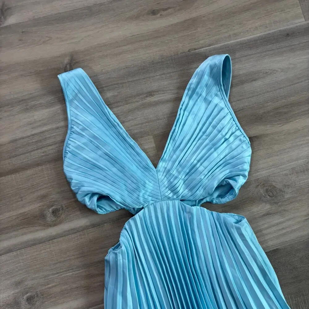 Abercrombie & Fitch pleated dress