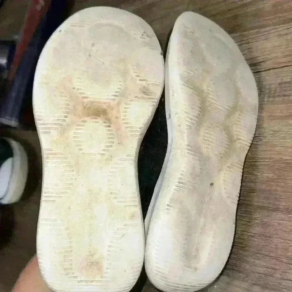 Under Armour questions leave