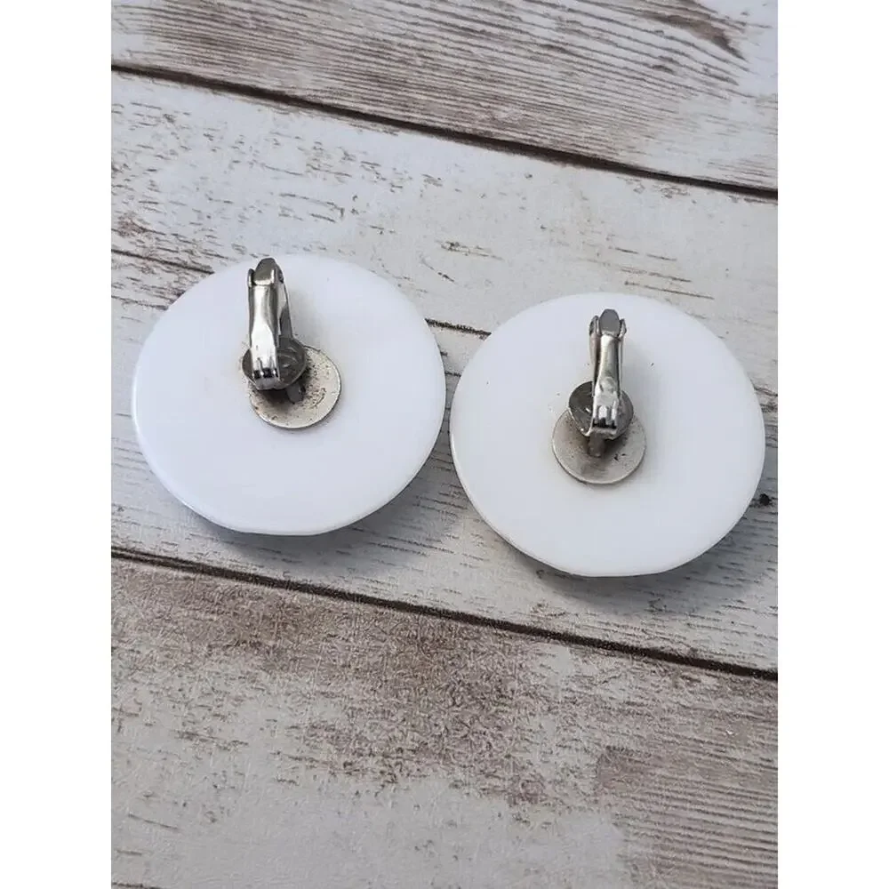 Vintage clip earrings