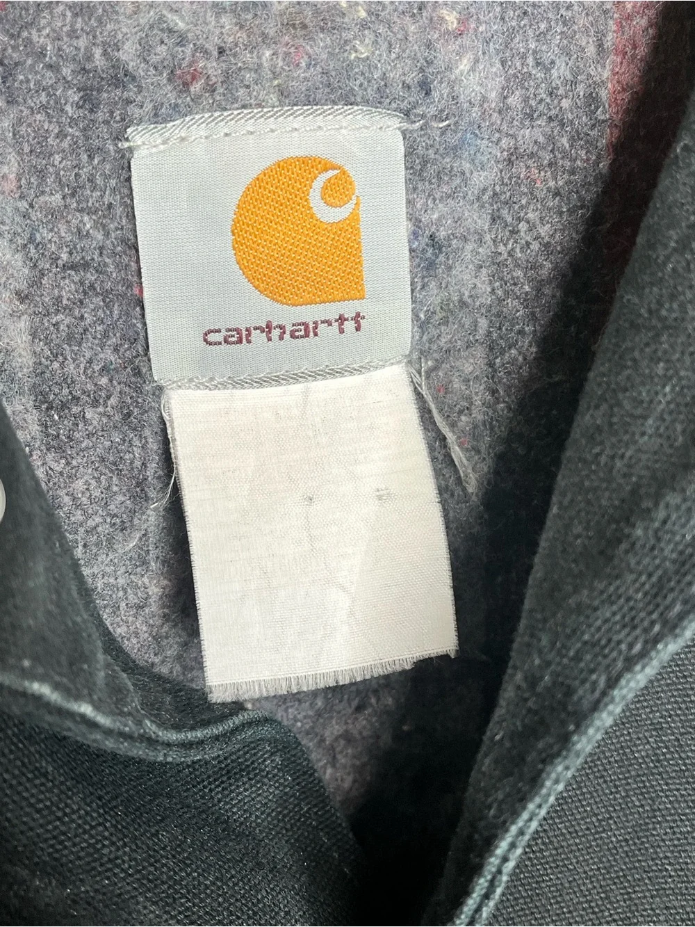 Carhartt light flaws