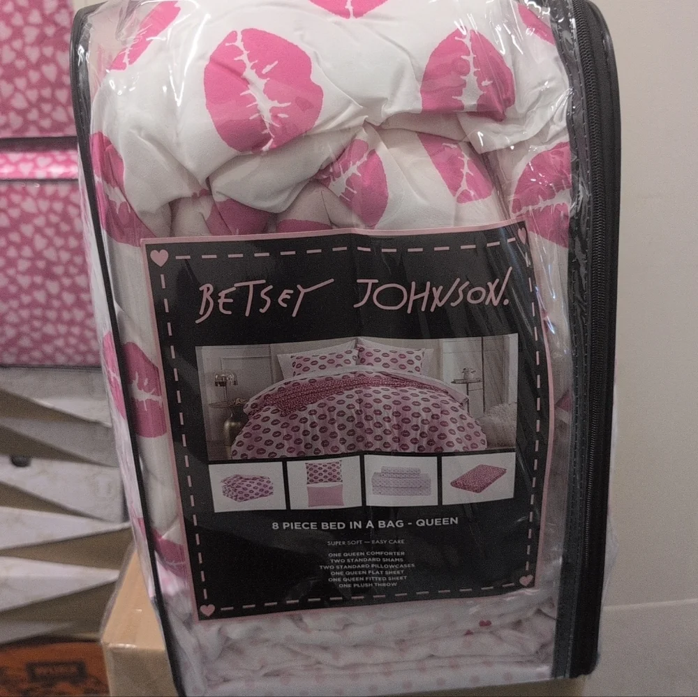 Betsey Johnson stylish queen