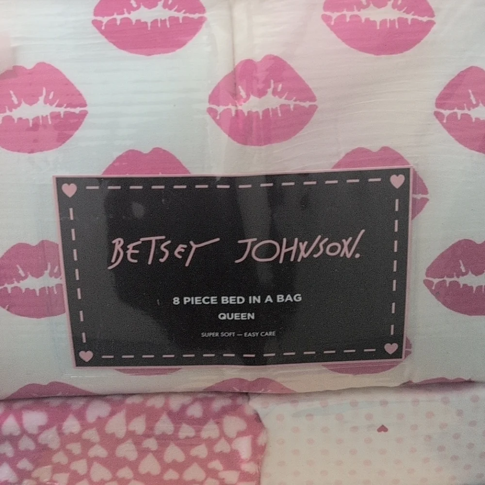 Betsey Johnson stylish queen