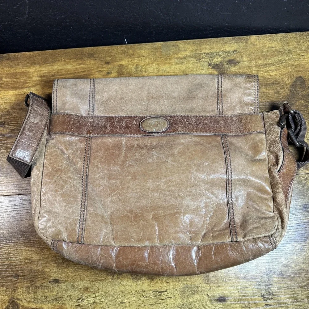 Fossil days vintage carrier