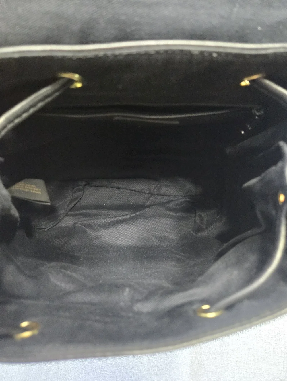 Liz Claiborne tone genuine gold