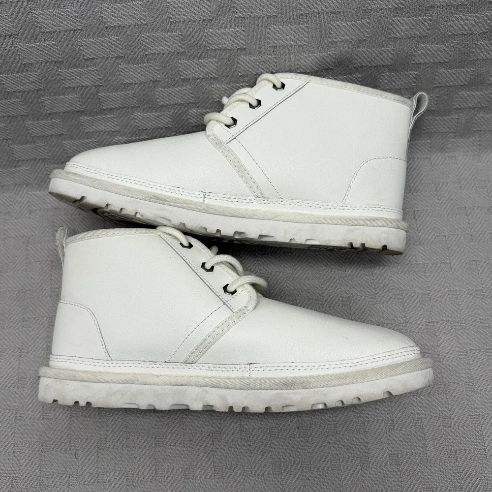 UGG closure chukka