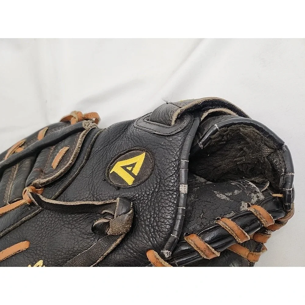 BTS Akadema series back auctions