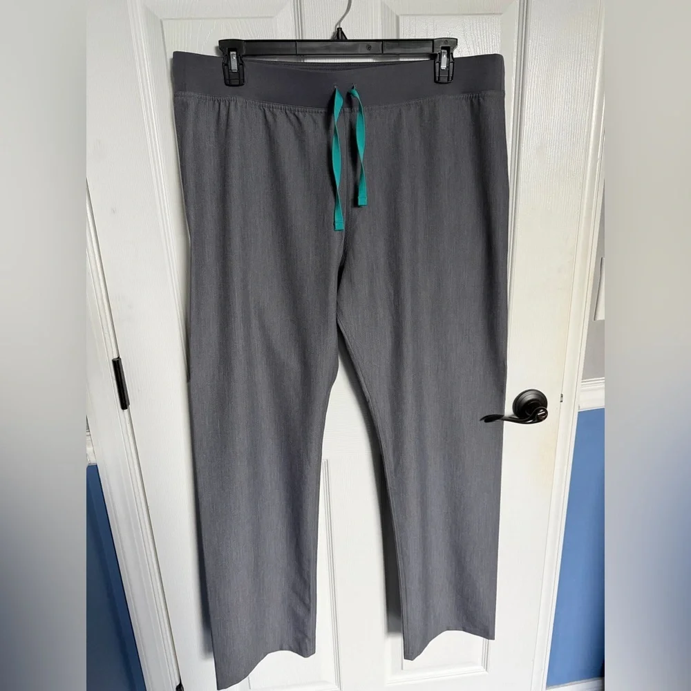 Figs wear drawstring clean
