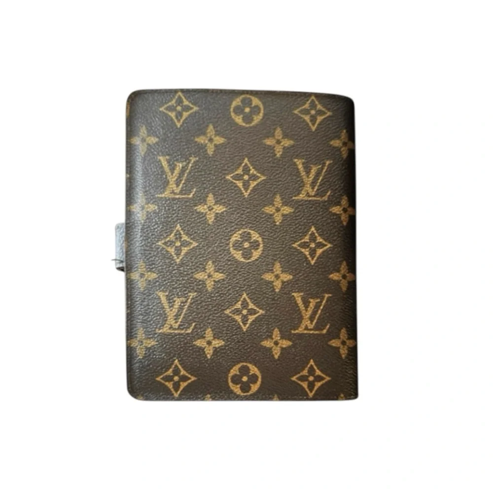 Louis Vuitton signs not 🔸unisex