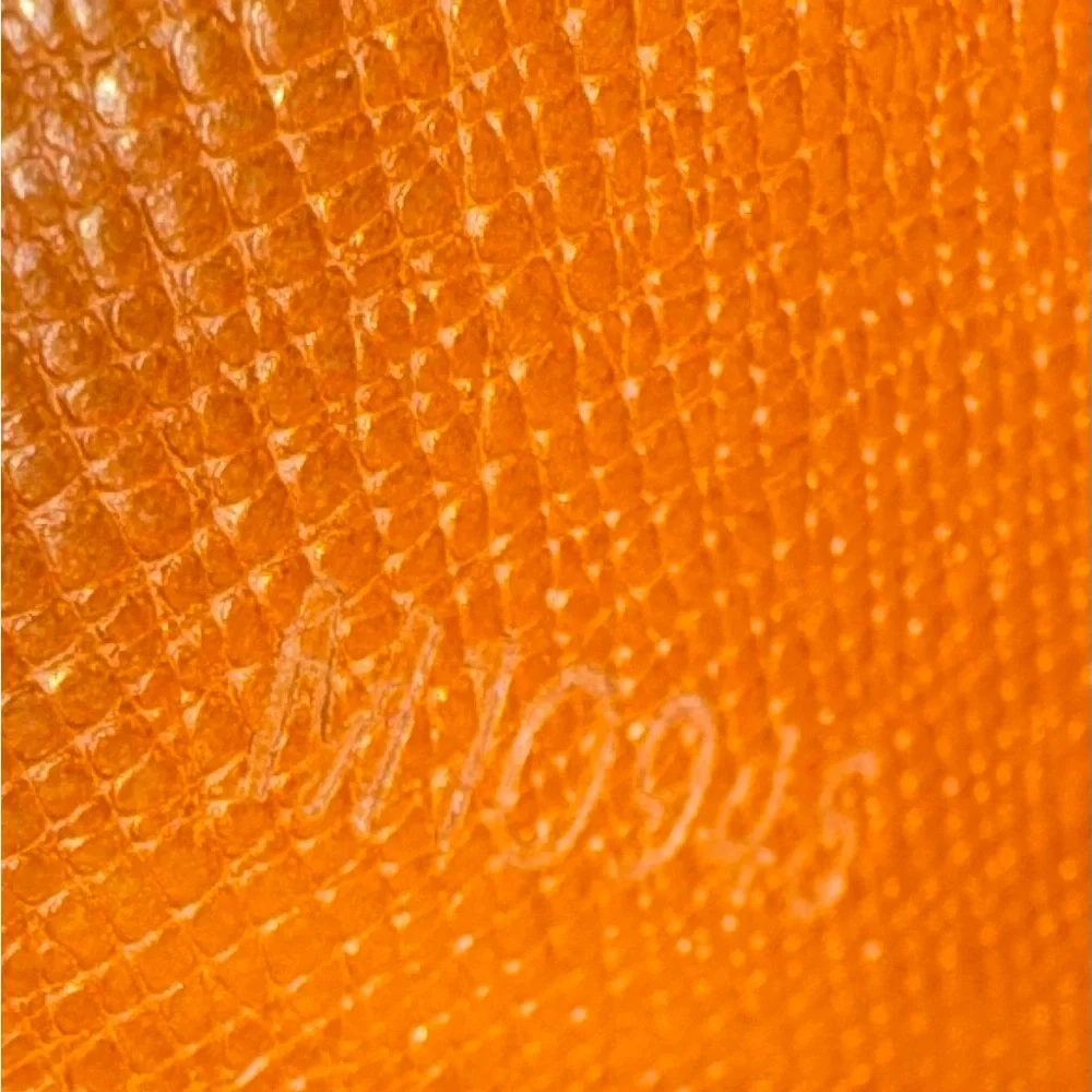 Louis Vuitton refills compartments
