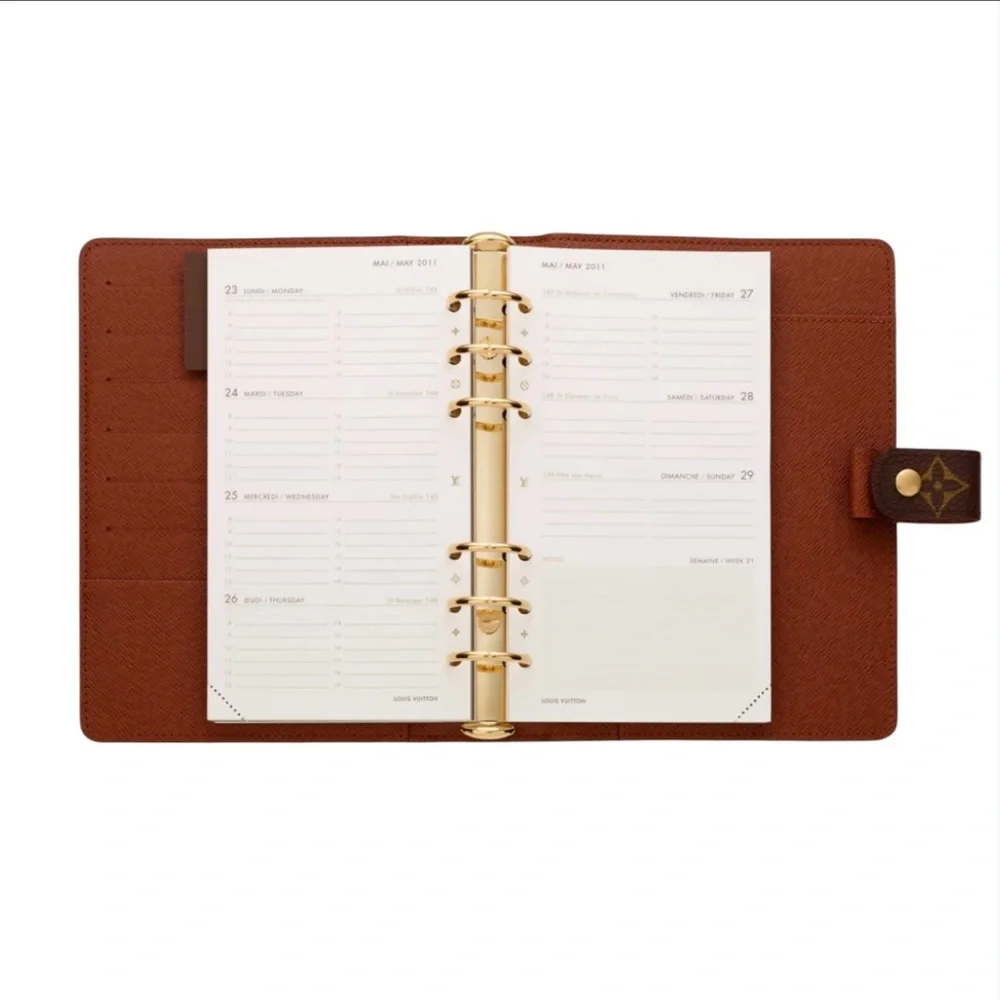 Louis Vuitton ‬x luxury organized