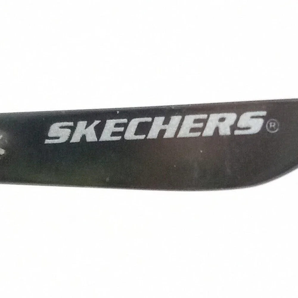 Skechers pads flaws