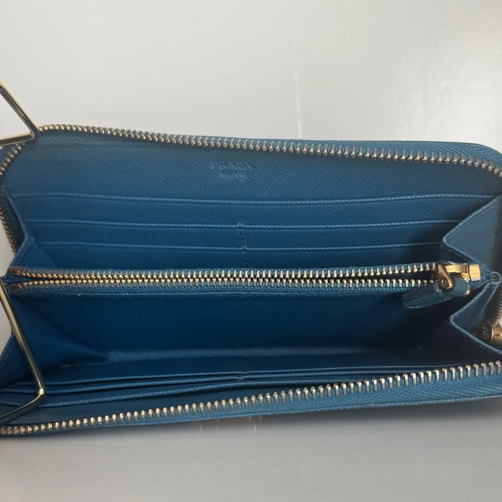 Prada dimensions good blue