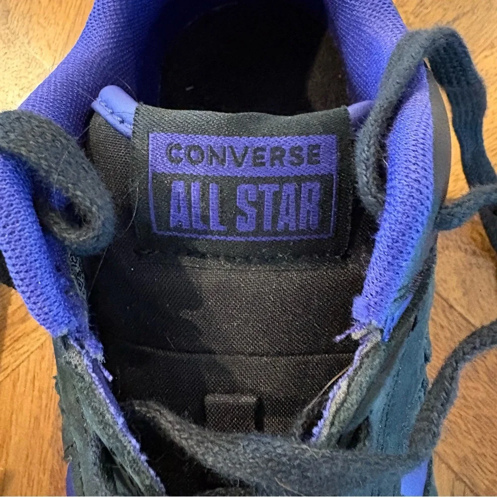 Converse striking black
