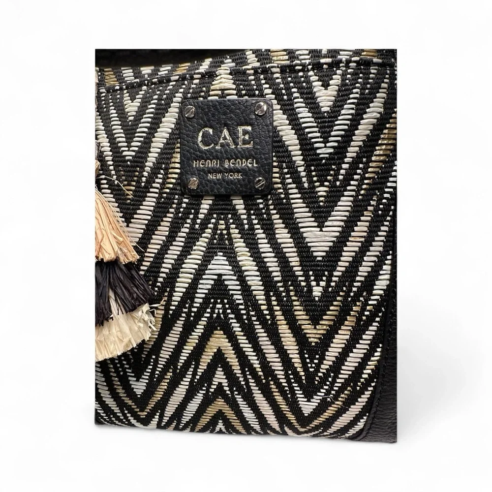 henri bendel stylish shoulder