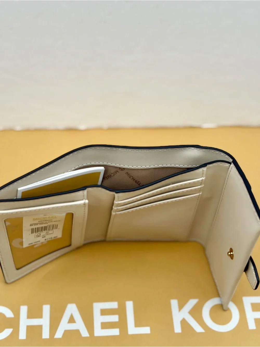 Michael Kors compact michael