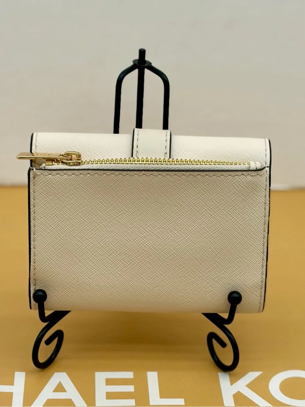 Michael Kors compact michael