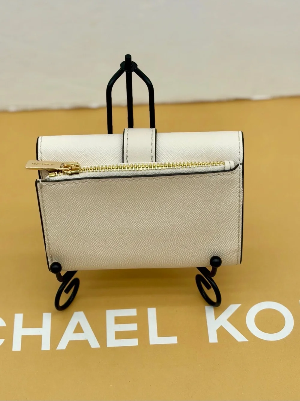 Michael Kors compact michael