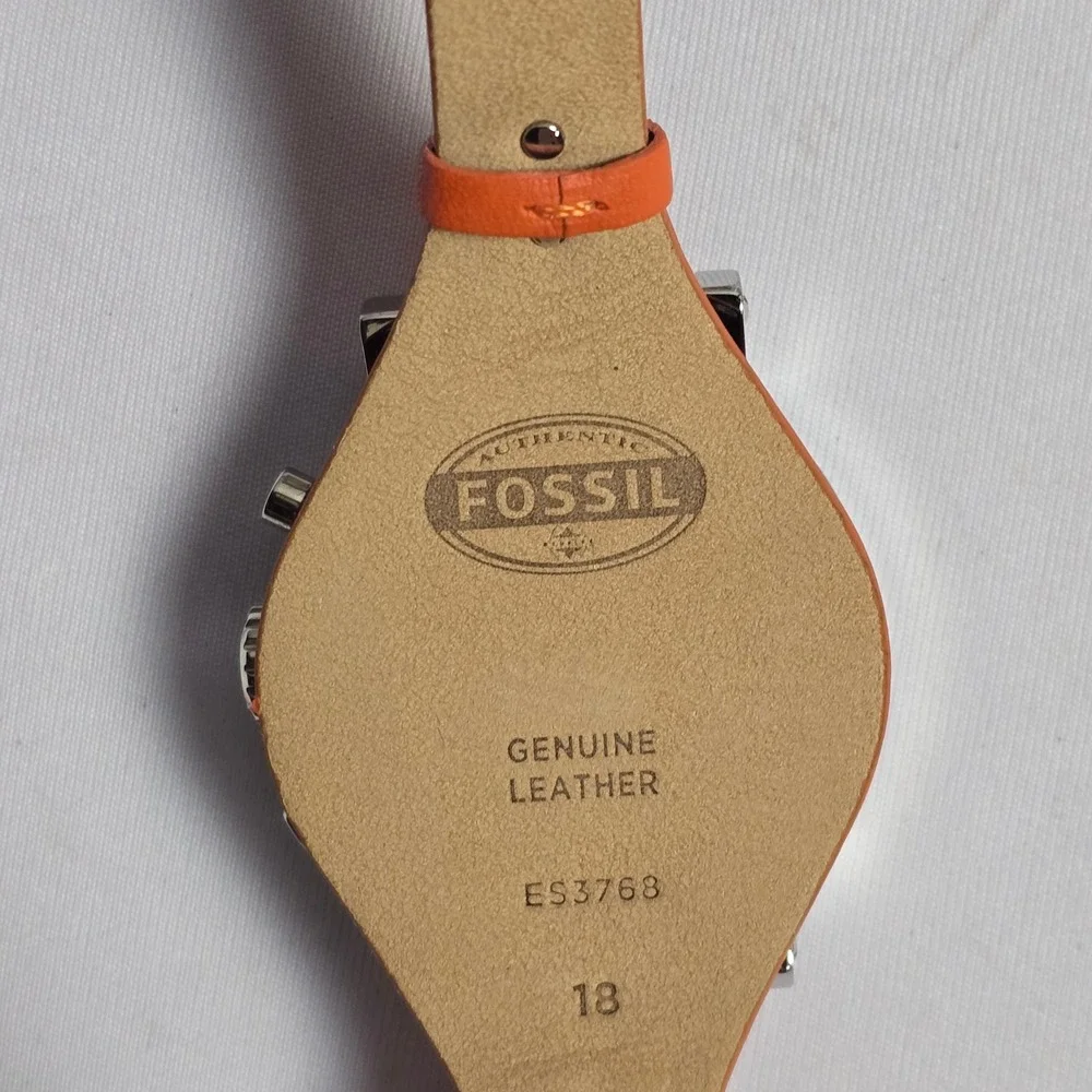 Fossil three cream