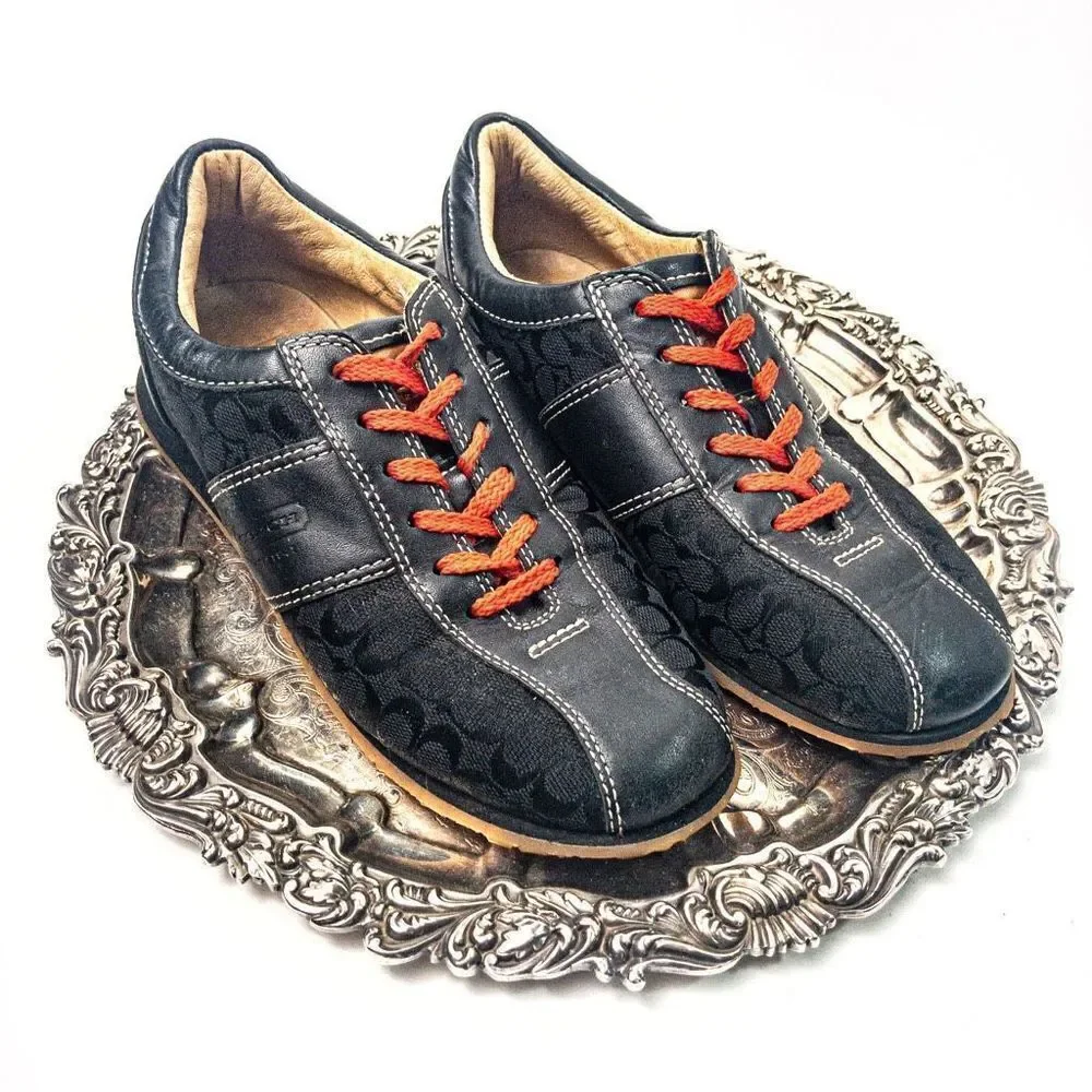 Coach visible pre but