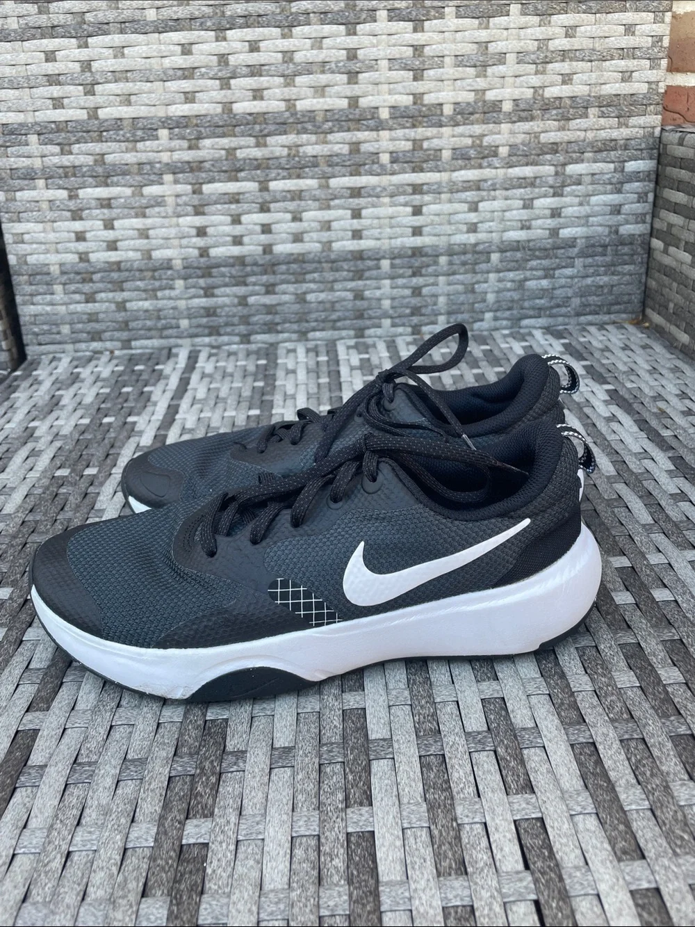 Nike Black and White Running Shoes