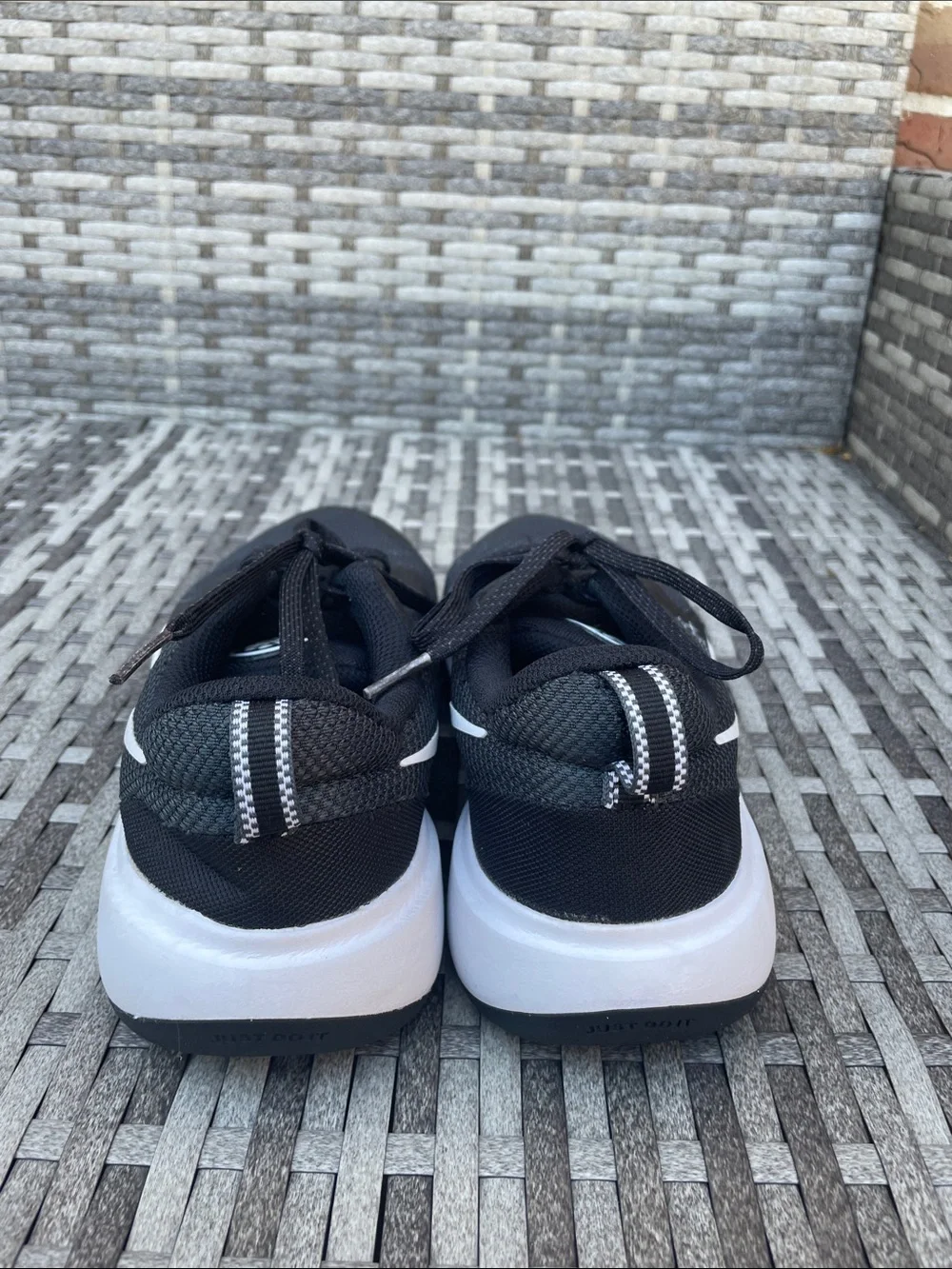 Nike sleek black