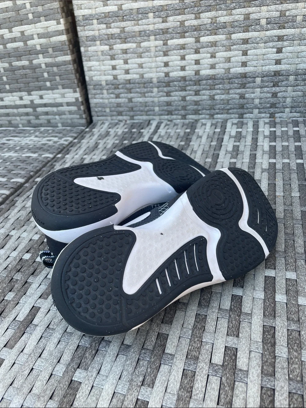 Nike sleek black