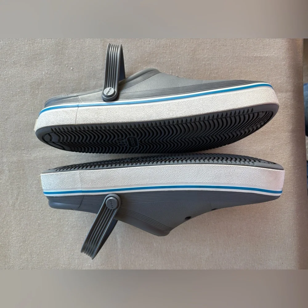 CROCS preowned smoke back