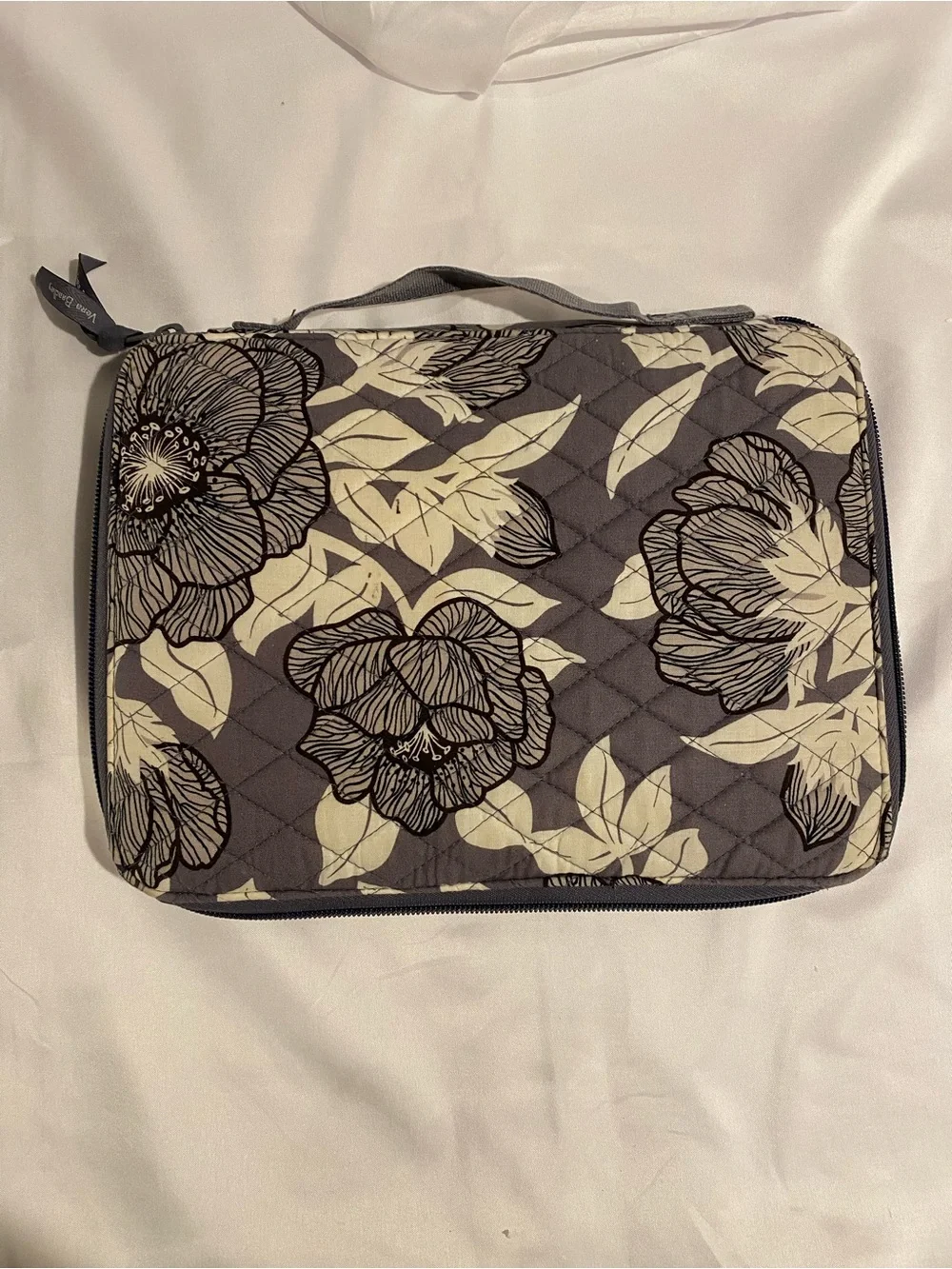 Vera Bradley quilted zipper