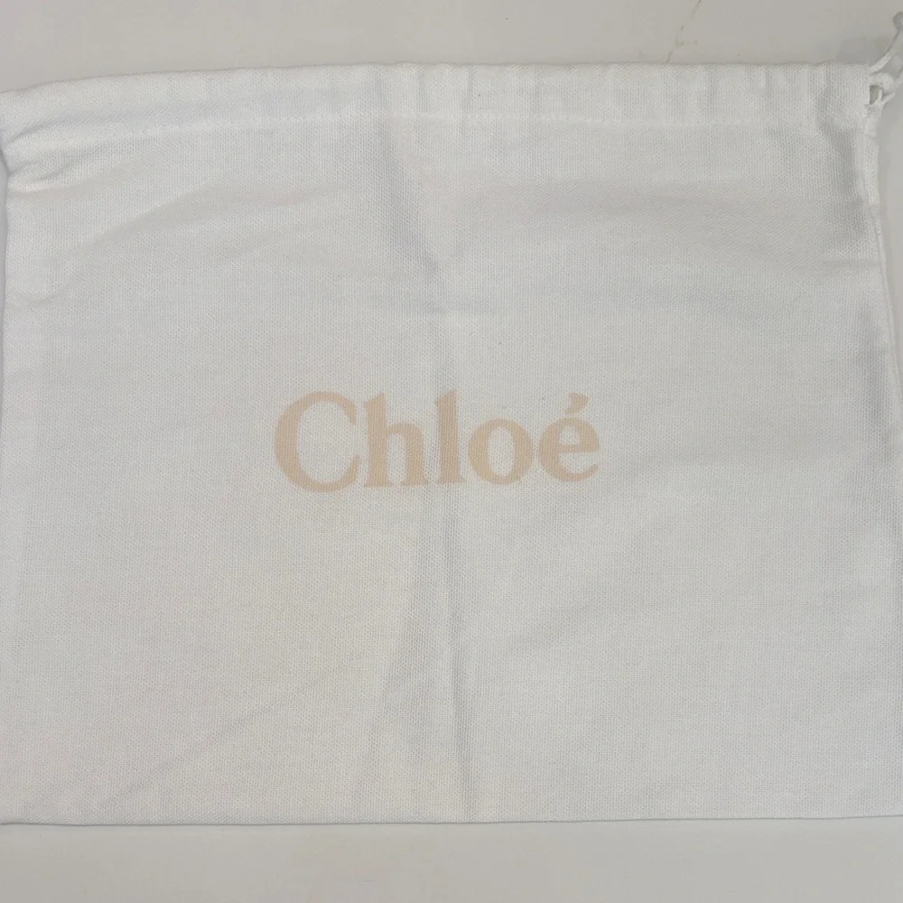 Chloe elegant cream