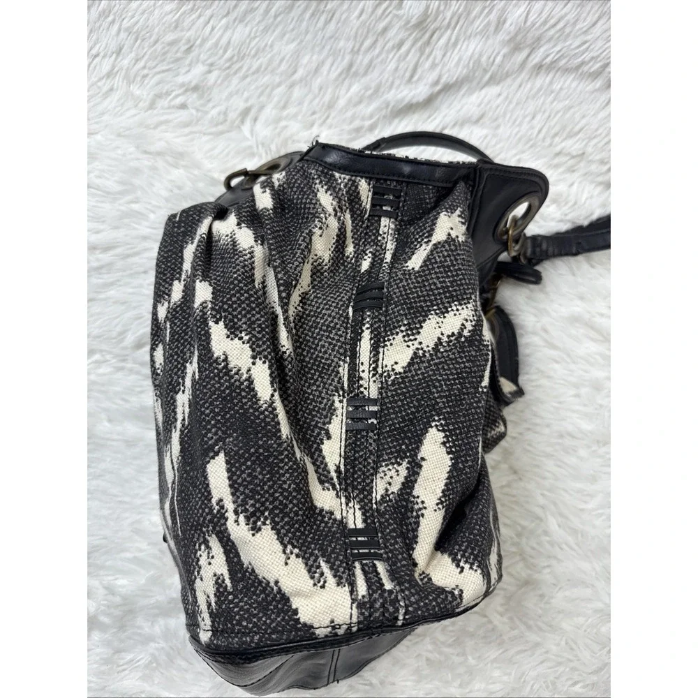 Lucky Brand stylish lucky