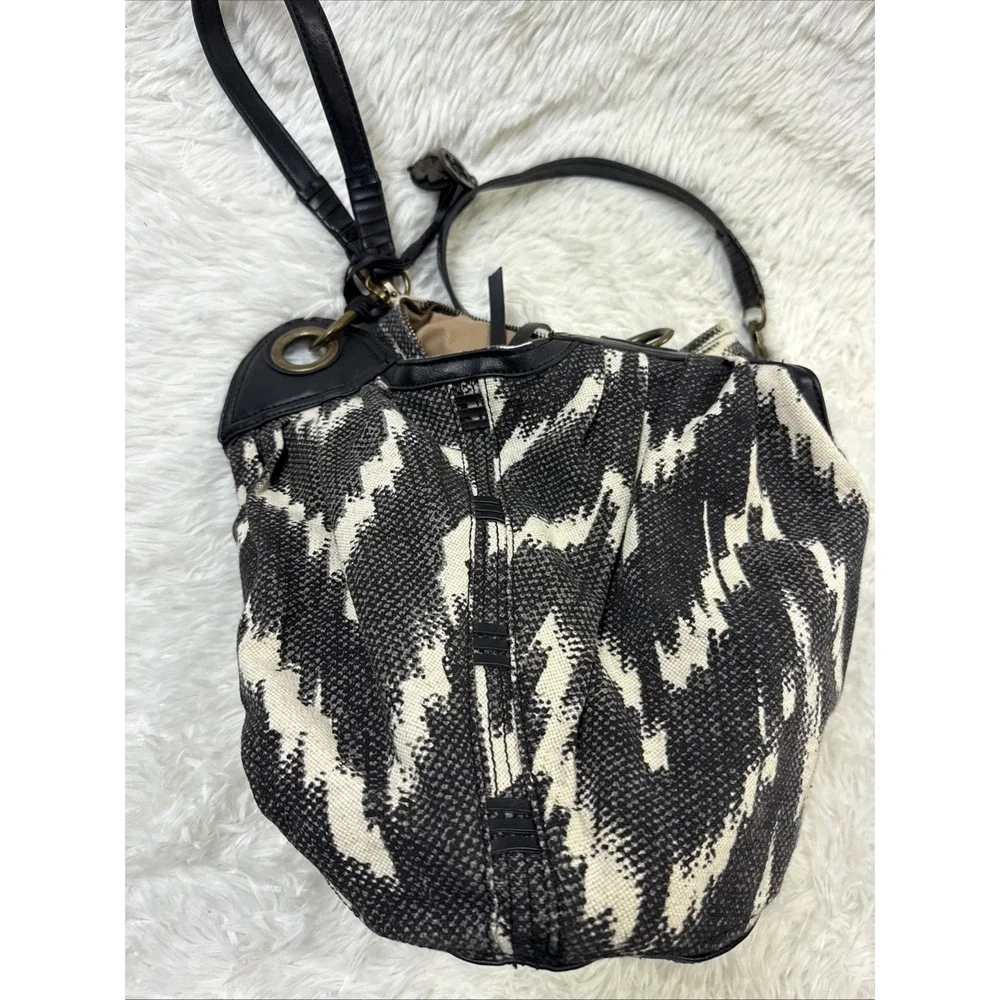 Lucky Brand stylish lucky