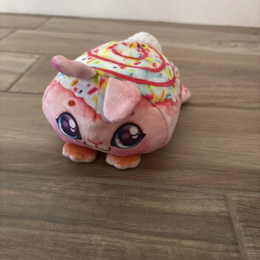 Cookeez Makery Baked Treatz BUNNY Cinnamon Swirl 6