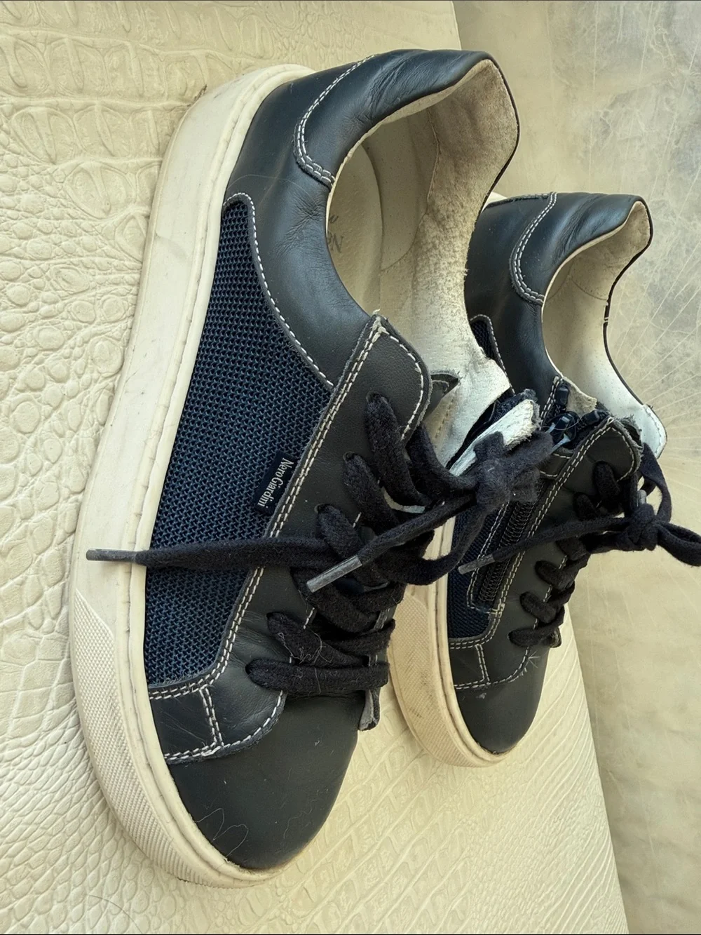 Bruno Marc two pairs