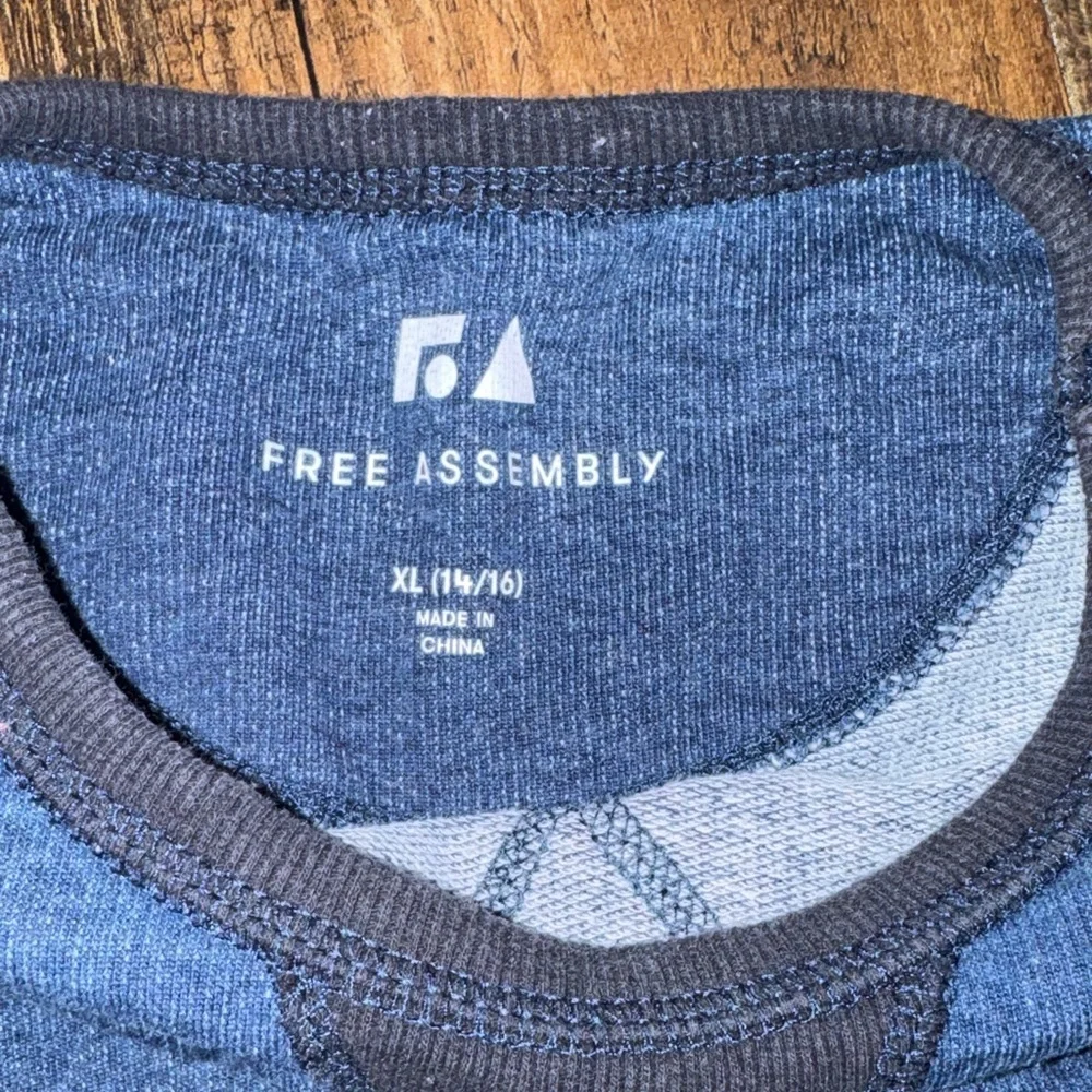 Free Assembly comfortable stylish