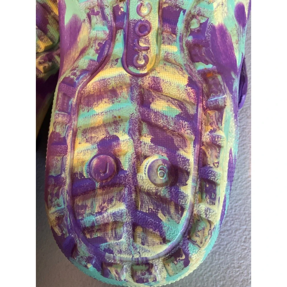 CROCS cozy designed ports