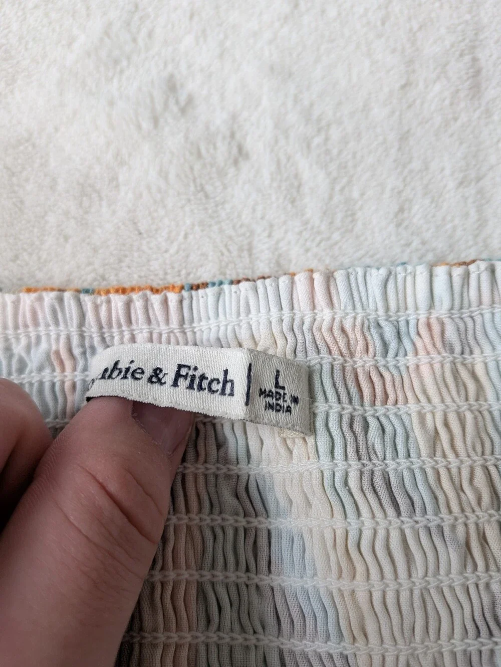 Abercrombie & Fitch style puff