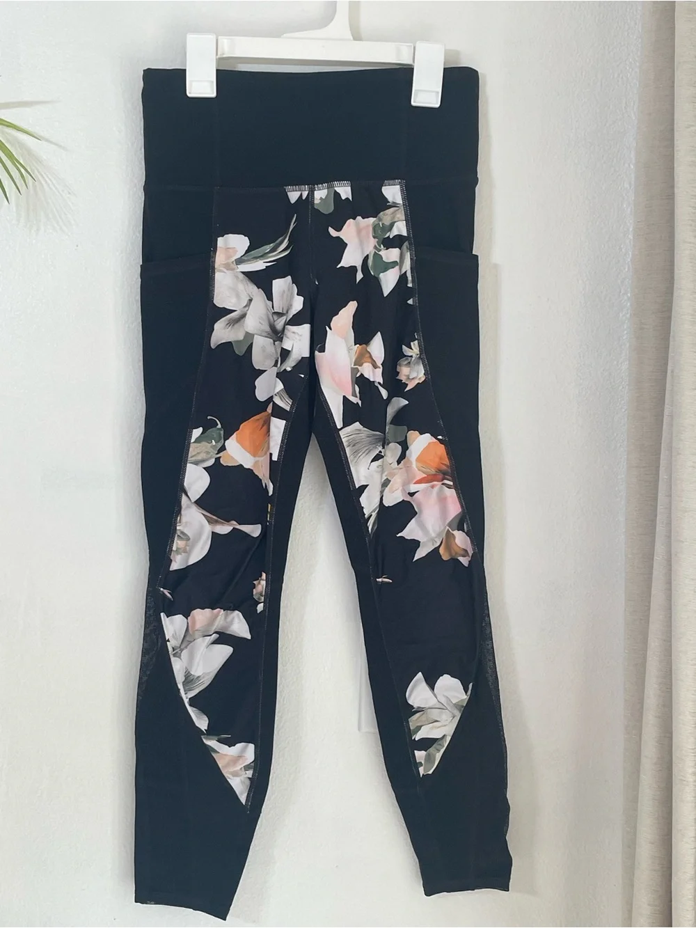 Athleta details pockets soft