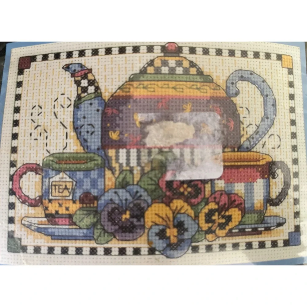 Dimensions Counted Cross‎ Stitch Kit Teatime Pansies Tea Debbie Mumm 14 Ct