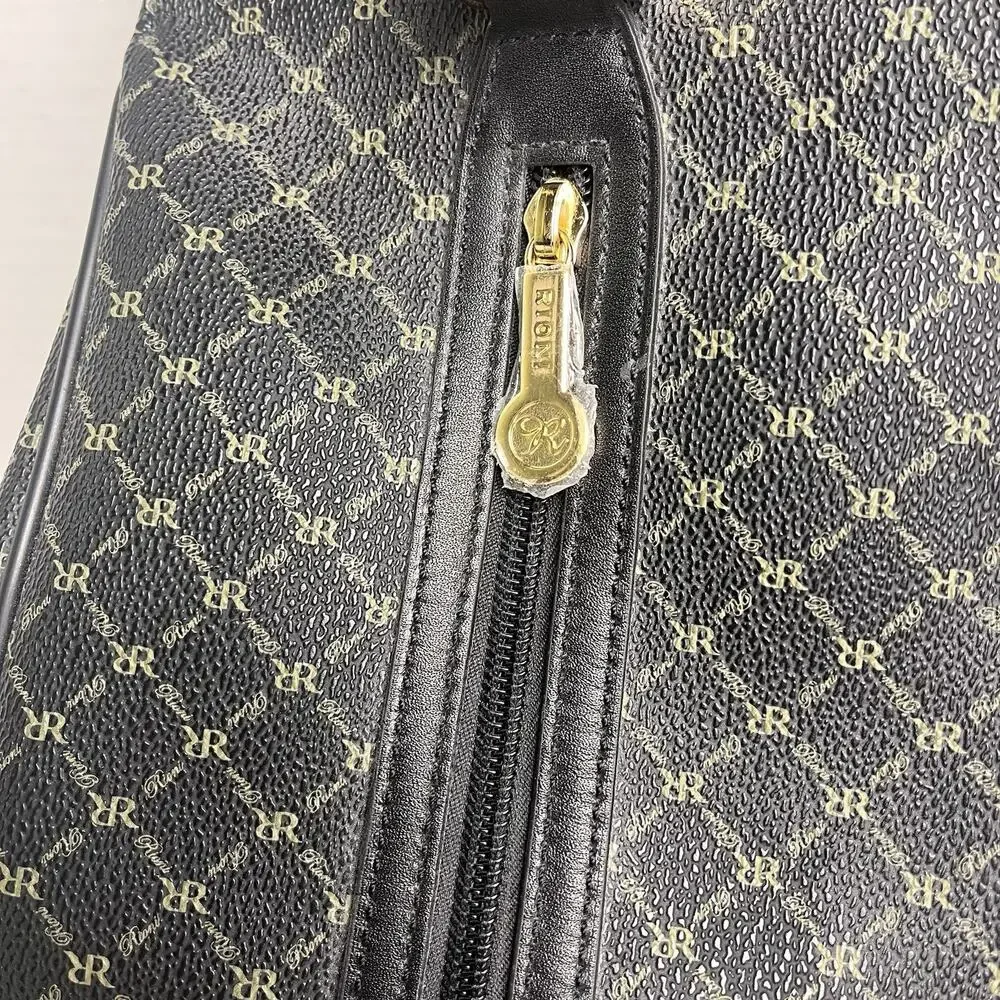 Rioni chelsea black